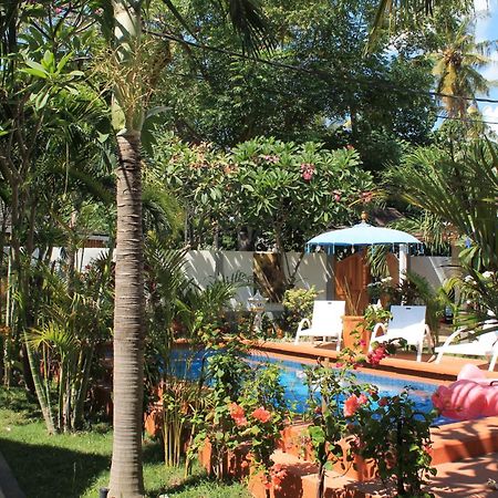 New Balengku Dua Hotel - Adults Only 吉利阿尔 外观 照片