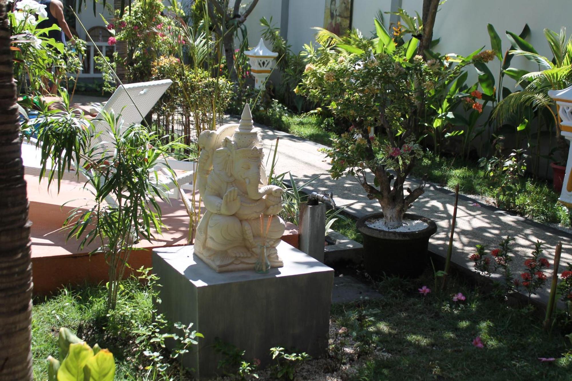 New Balengku Dua Hotel - Adults Only 吉利阿尔 外观 照片
