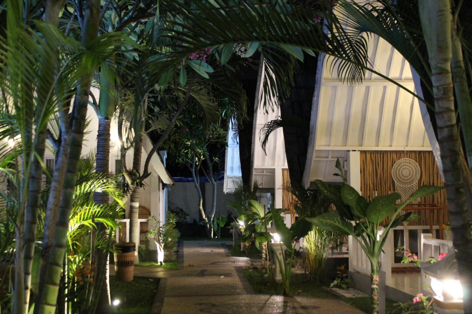 New Balengku Dua Hotel - Adults Only 吉利阿尔 外观 照片