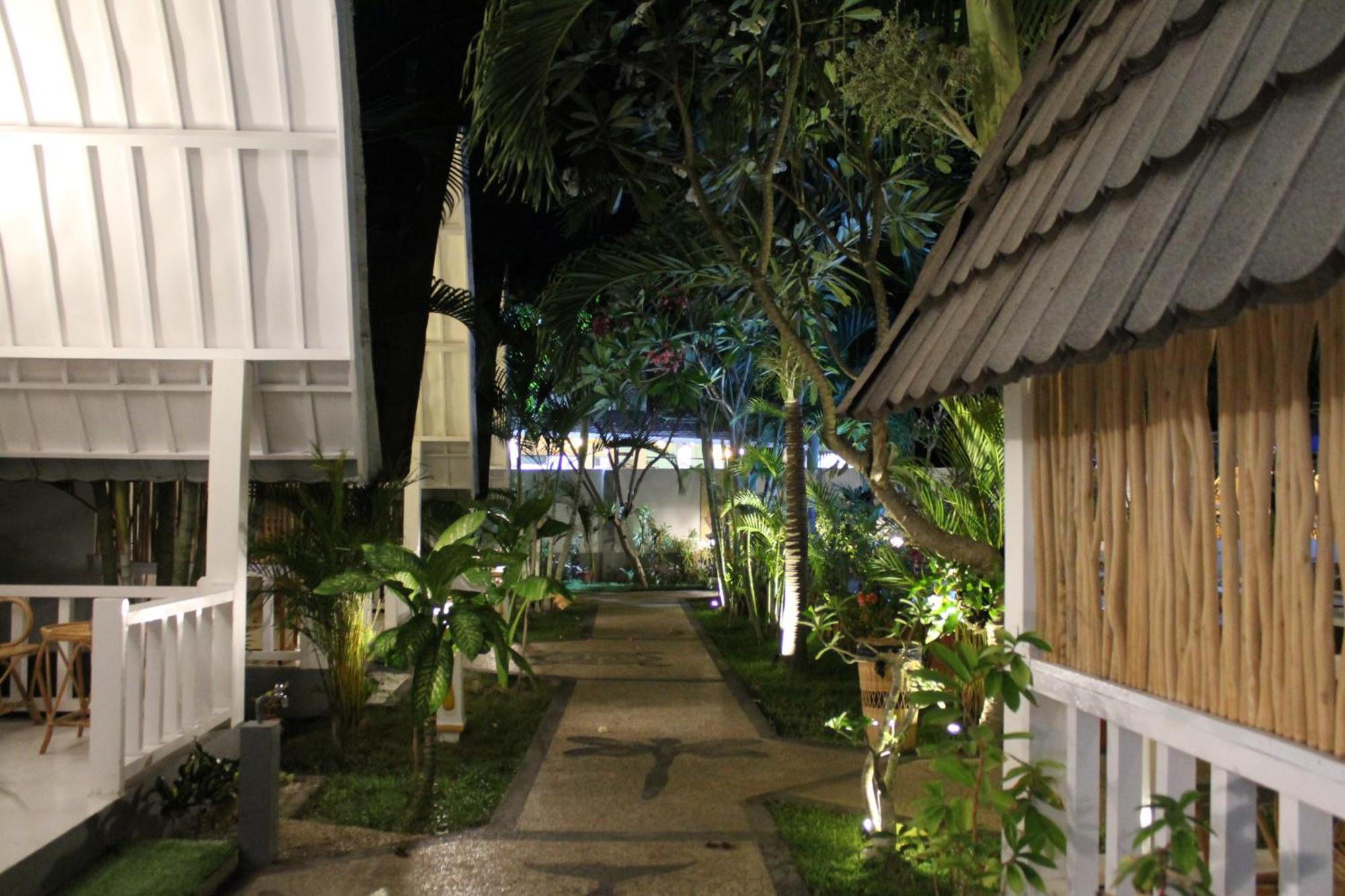 New Balengku Dua Hotel - Adults Only 吉利阿尔 外观 照片